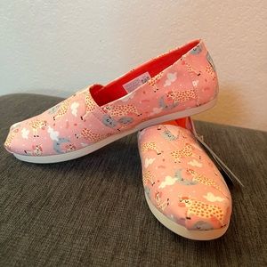 Never worn Tom’s shoes